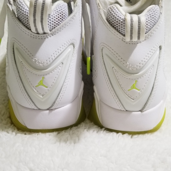 Jordan 7 True Flight White and Volt Ice (2013) - Picture 6 of 9